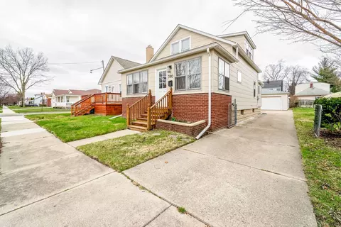 390 Highland St, Wyandotte, MI 48192
