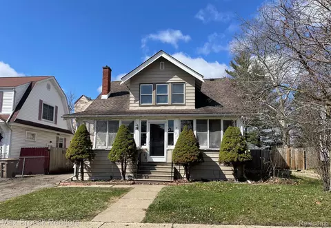 46 Chippewa Rd, Pontiac, MI 48341