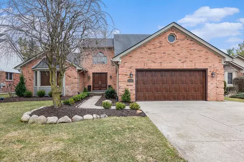 17076 Huntington Woods Dr, Macomb, MI 48042