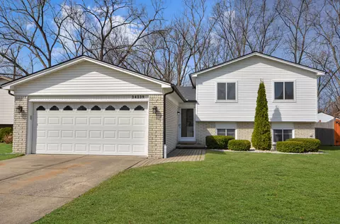 34339 Daventry Crt Ct, Sterling Heights, MI 48312