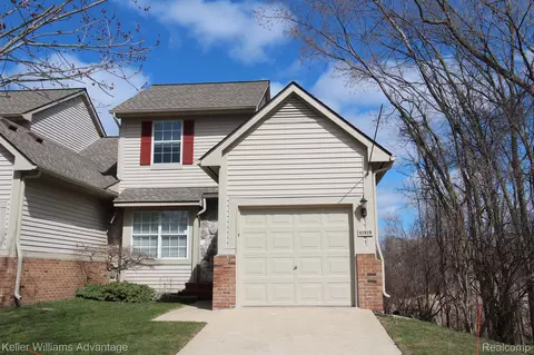 41919 Cantebury Dr, Novi, MI 48377
