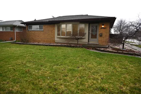 13093 Edison St, Southgate, MI 48195