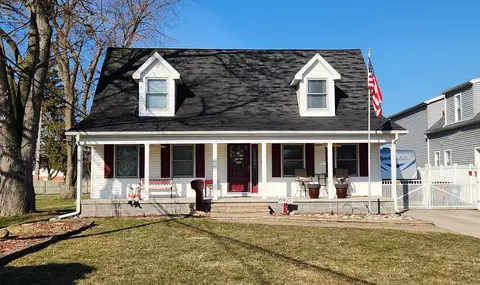 6927 Hubbard St, Garden City, MI 48135