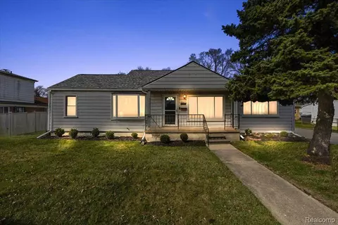 1133 E Guthrie Ave, Madison Heights, MI 48071