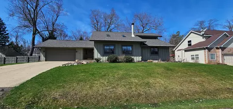 3960 S Bradmore Ave N, West Bloomfield, MI 48324