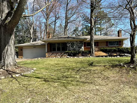 5824 Warbler Dr, Independence, MI 48346