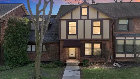 1708 Vernier Rd, Grosse Pointe Woods, MI 48236