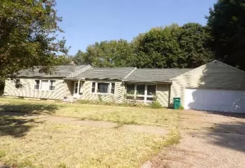 1601 Birch St, Lansing, MI 48910