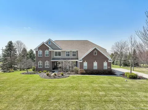7416 Secretariat Dr, Pittsfield, MI 48176