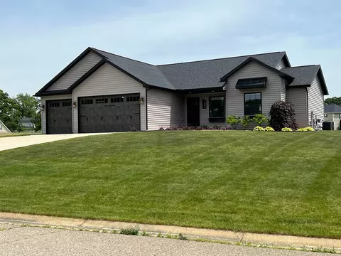 2842 Clivedon Rd, Marion, MI 48843