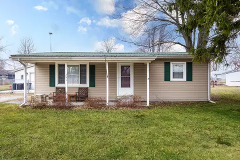 351 Garfield Rd, Kimball, MI 48074