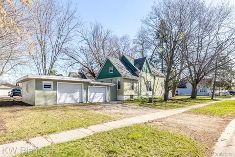 319 14th St, Port Huron, MI 48060