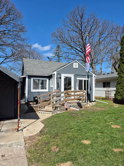 3500 Overton St, Waterford, MI 48328