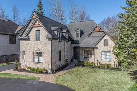 3584 Pointe Shore Dr, Brighton, MI 48114