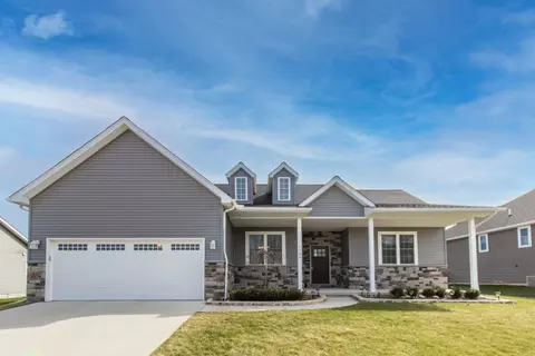 7788 Yorkshire Dr, Almont, MI 48003