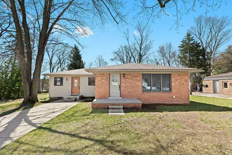 29719 Bretton St, Livonia, MI 48152