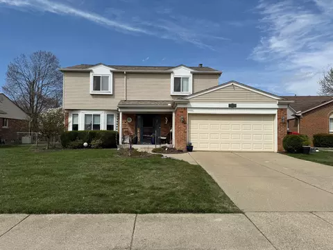 18359 Ash Creek Dr, Macomb, MI 48044