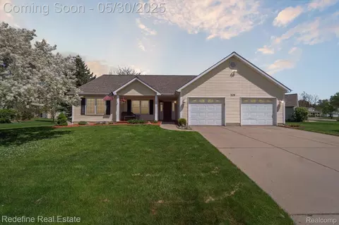 328 Split Rail Rdg, Williamston, MI 48895