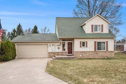 4690 Woodhull Dr, Independence, MI 48346
