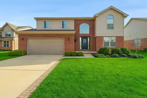 16639 Sunflower Dr, Brownstown, MI 48173