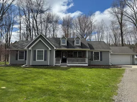 11452 Dunham Rd, Hartland, MI 48353