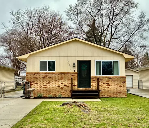 47483 Greenview Rd, Shelby Township, MI 48317