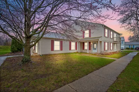 2727 Fox Holw, Orion, MI 48360