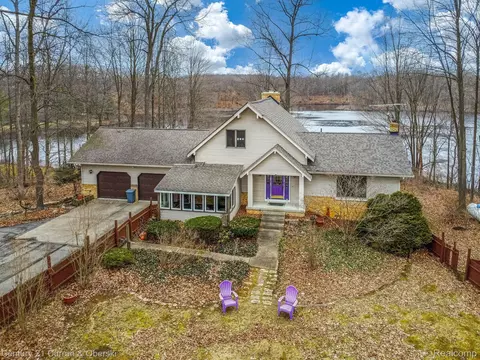 3660 Shagbark Ln, Holly, MI 48442