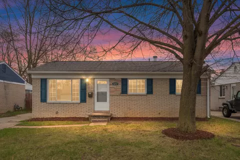 9257 Washington St, Romulus, MI 48174