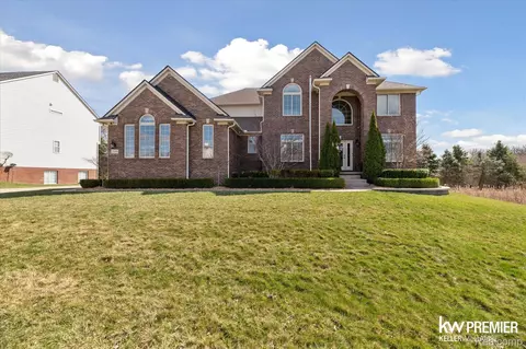 25486 Stanley Ln, Lyon, MI 48178