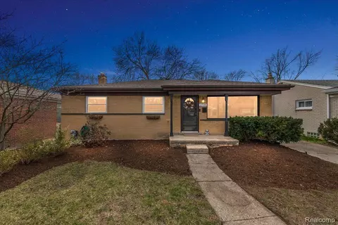 27719 Palmer Blvd, Madison Heights, MI 48071
