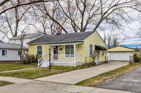 1450 Junction St, Plymouth, MI 48170