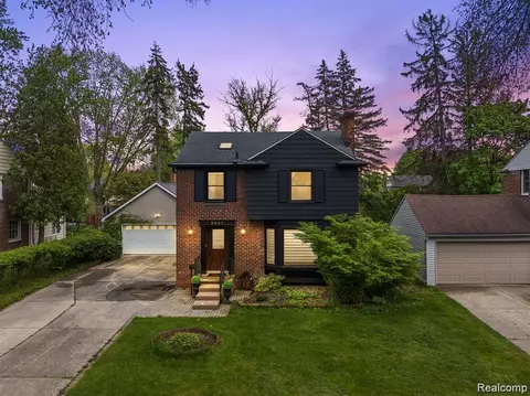 2647 Trafford Rd, Royal Oak, MI 48073