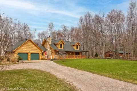 6939 Twin Creek Dr, Vassar, MI 48746