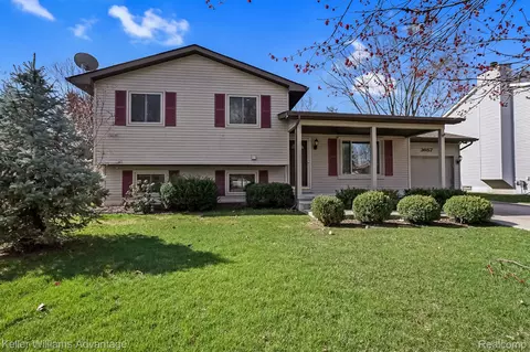 3657 Loon Lake Rd, Wixom, MI 48393