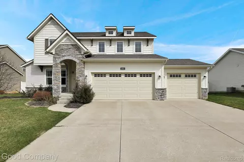 3903 Danbridge Dr, Lansing, MI 48906