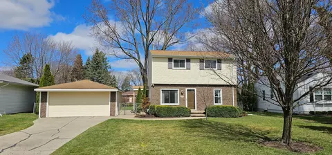 23351 Harrellson St, Macomb, MI 48042