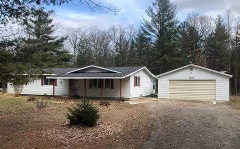 7270 Jose Lake Rd, Plainfield, MI 48761