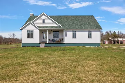 5200 Plank Rd, Cottrellville, MI 48039