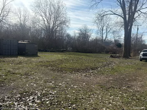 7565 Saint Clair Ave, Estral Beach, MI 48166