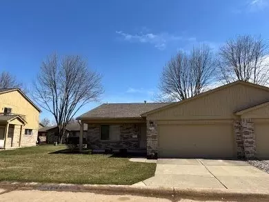 41400 Janet Cir 92 24 Cir #92, Clinton Township, MI 48038