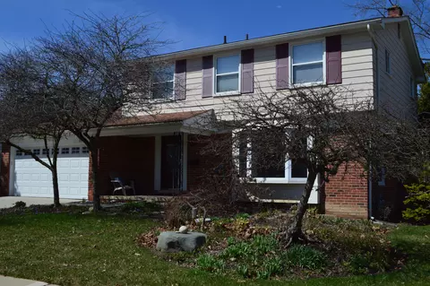 3291 Bluett Dr, Ann Arbor, MI 48105