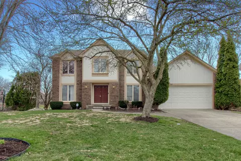 22626 Shadowglen Dr, Farmington Hills, MI 48335
