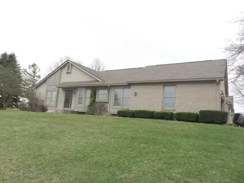 2492 Westmont Cir #11, Sterling Heights, MI 48310