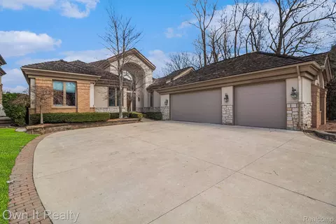 2 Prestwick, Dearborn, MI 48120
