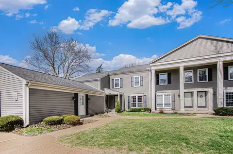 2624 Williamsburg Cir, Auburn Hills, MI 48326