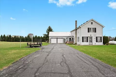 1572 Doty Rd, Raisinville, MI 48162