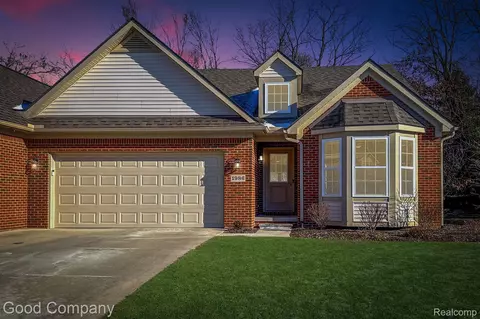 1986 Genoa Cir, Genoa, MI 48843