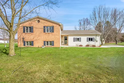 8255 Burpee Rd, Grand Blanc, MI 48439