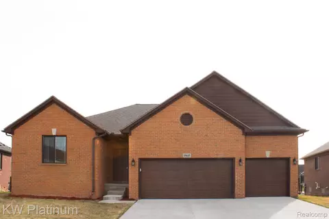 49645 Manistee Dr, Chesterfield, MI 48047